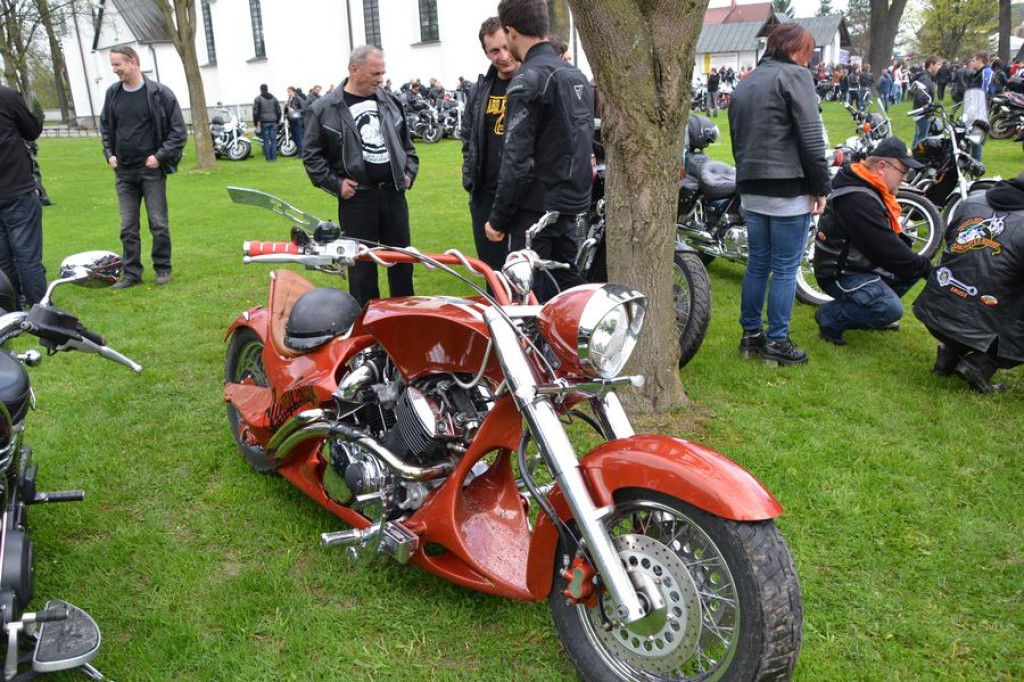Motocykliści rozpoczynają sezon w Ludźmierzu