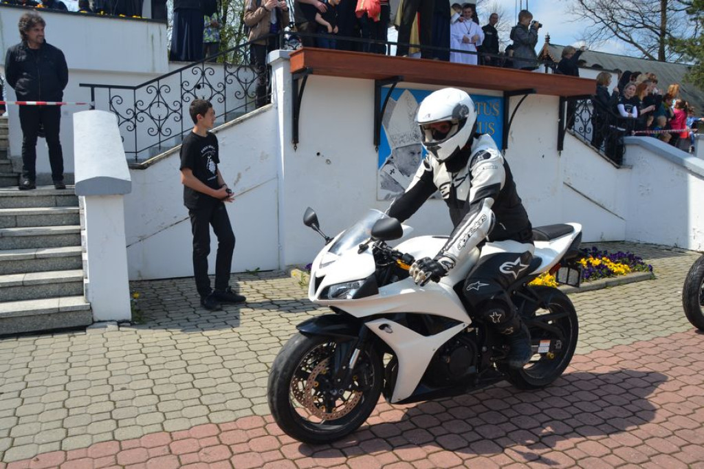 Motocykliści rozpoczynają sezon w Ludźmierzu