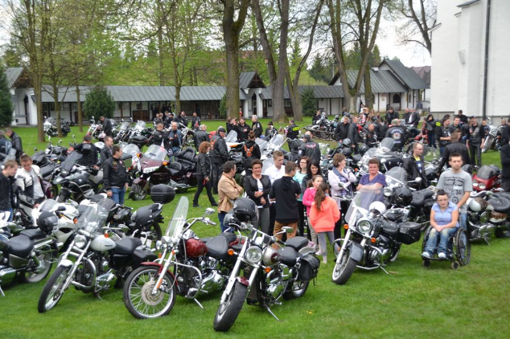 Motocykliści rozpoczynają sezon w Ludźmierzu
