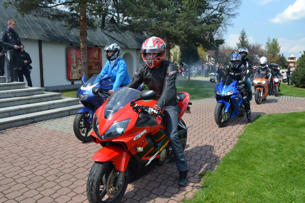 Motocykliści rozpoczynają sezon w Ludźmierzu