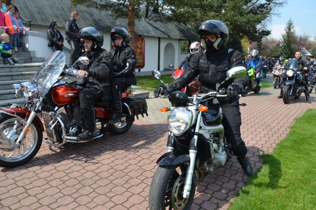 Motocykliści rozpoczynają sezon w Ludźmierzu