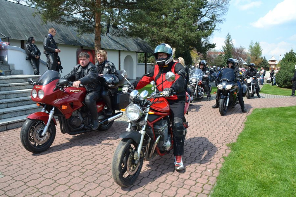 Motocykliści rozpoczynają sezon w Ludźmierzu