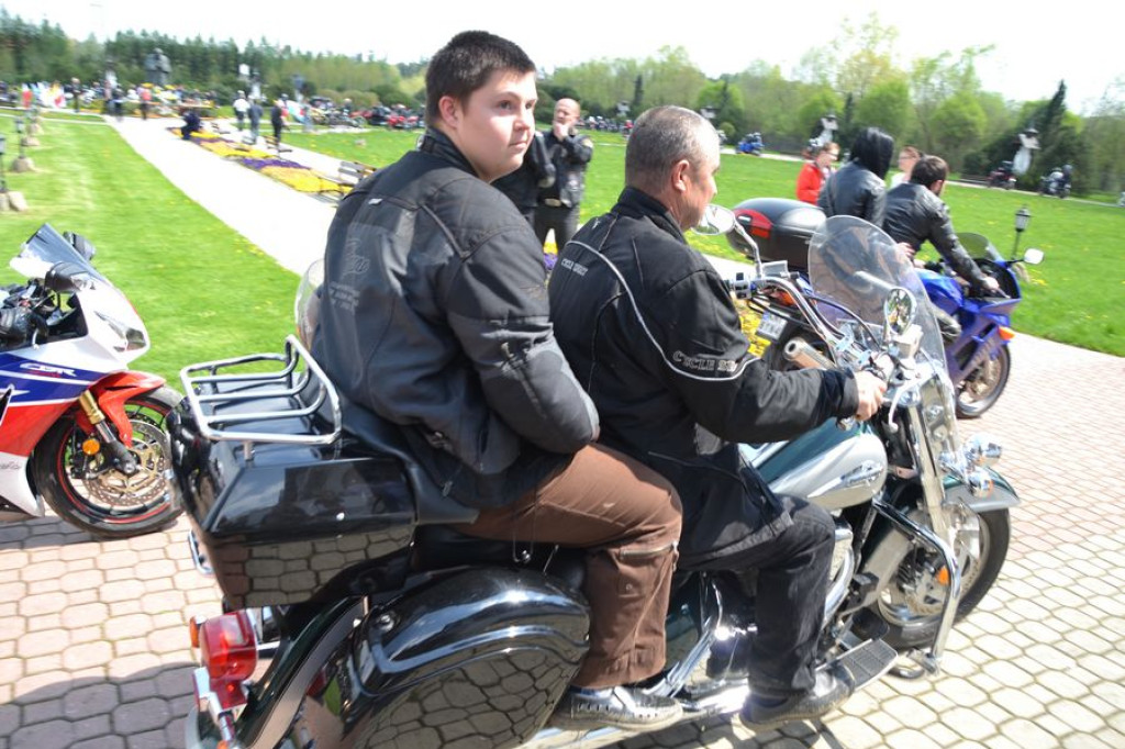 Motocykliści rozpoczynają sezon w Ludźmierzu