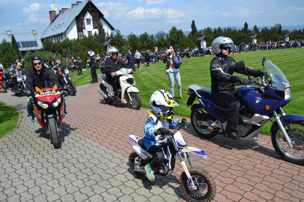 Motocykliści rozpoczynają sezon w Ludźmierzu