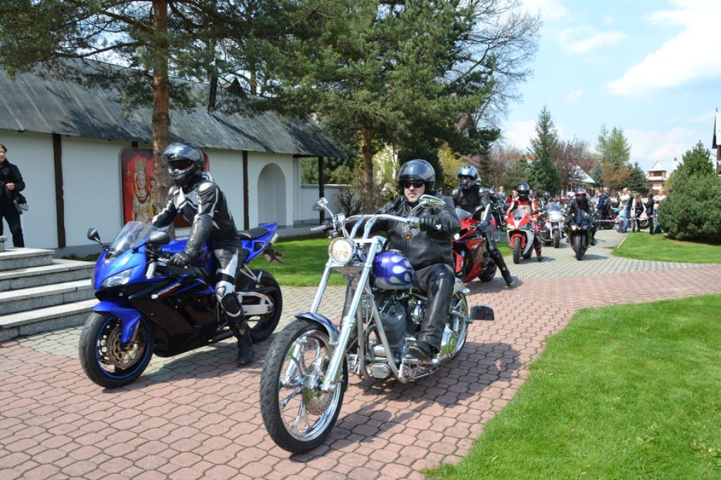 Motocykliści rozpoczynają sezon w Ludźmierzu