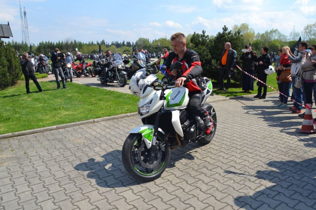 Motocykliści rozpoczynają sezon w Ludźmierzu