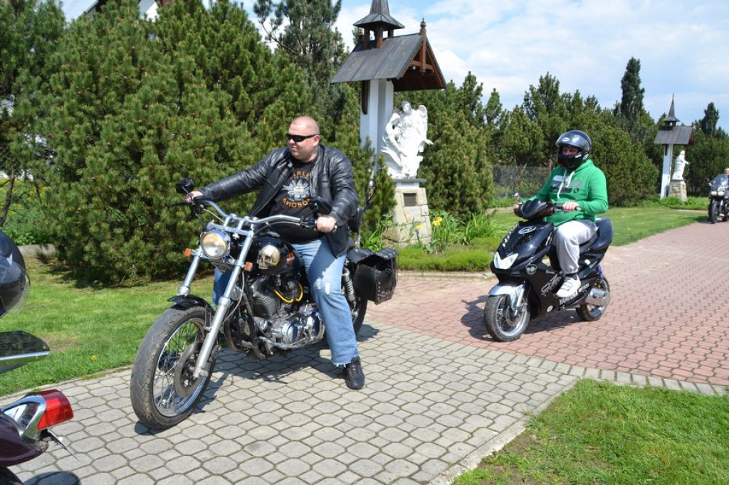 Motocykliści rozpoczynają sezon w Ludźmierzu