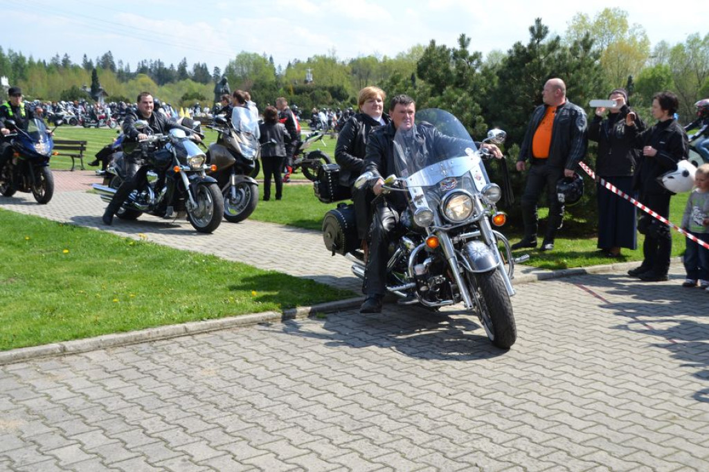 Motocykliści rozpoczynają sezon w Ludźmierzu