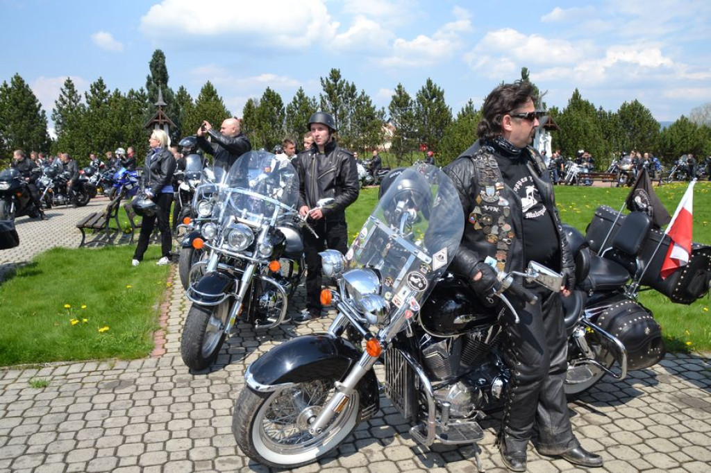 Motocykliści rozpoczynają sezon w Ludźmierzu