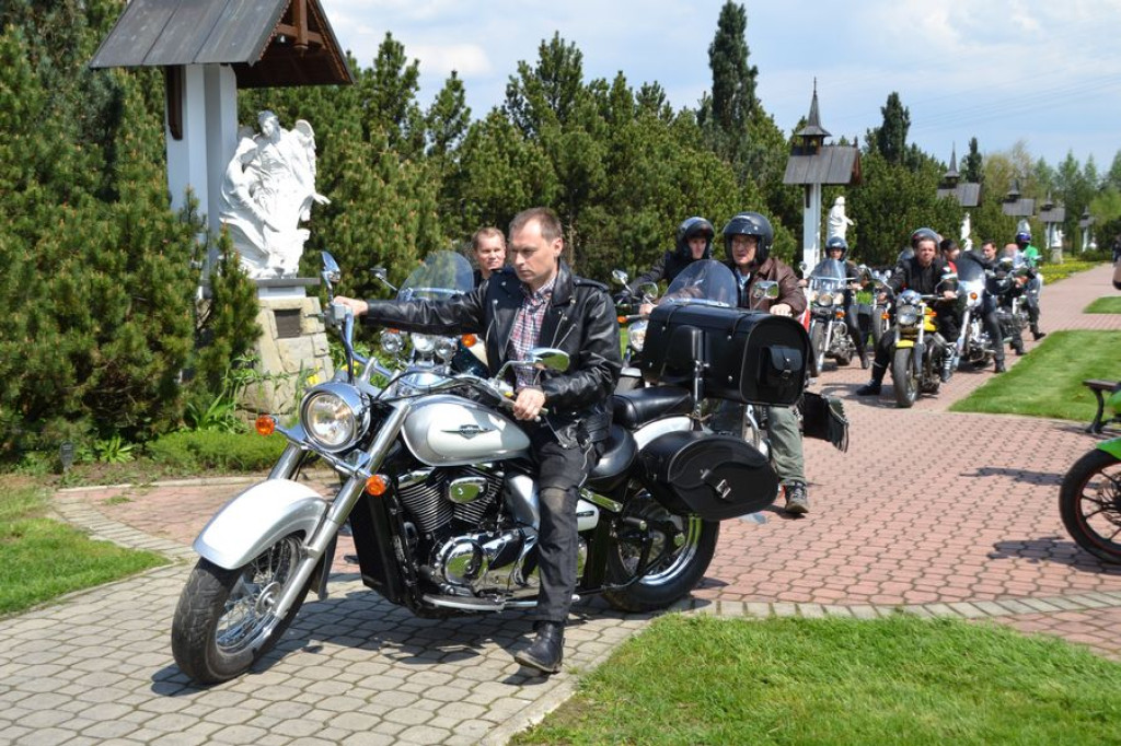 Motocykliści rozpoczynają sezon w Ludźmierzu