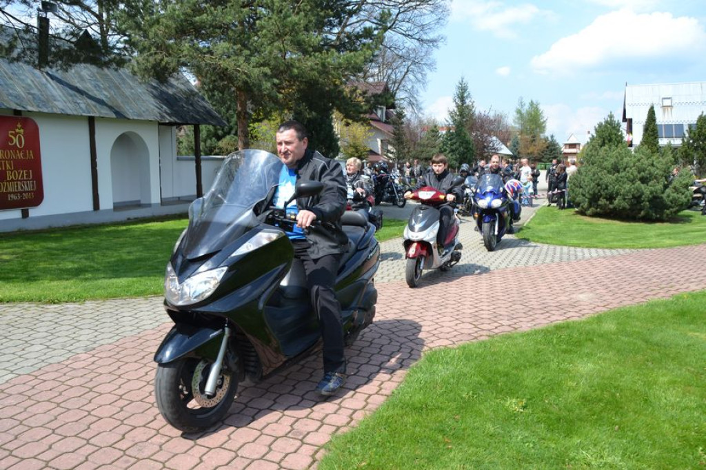 Motocykliści rozpoczynają sezon w Ludźmierzu