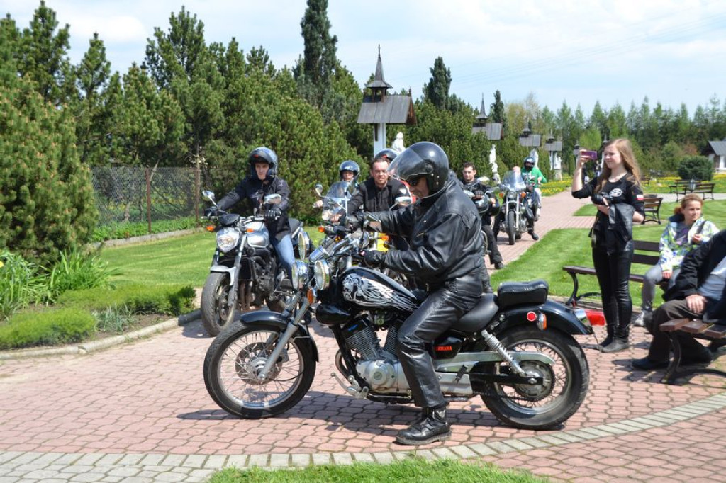 Motocykliści rozpoczynają sezon w Ludźmierzu