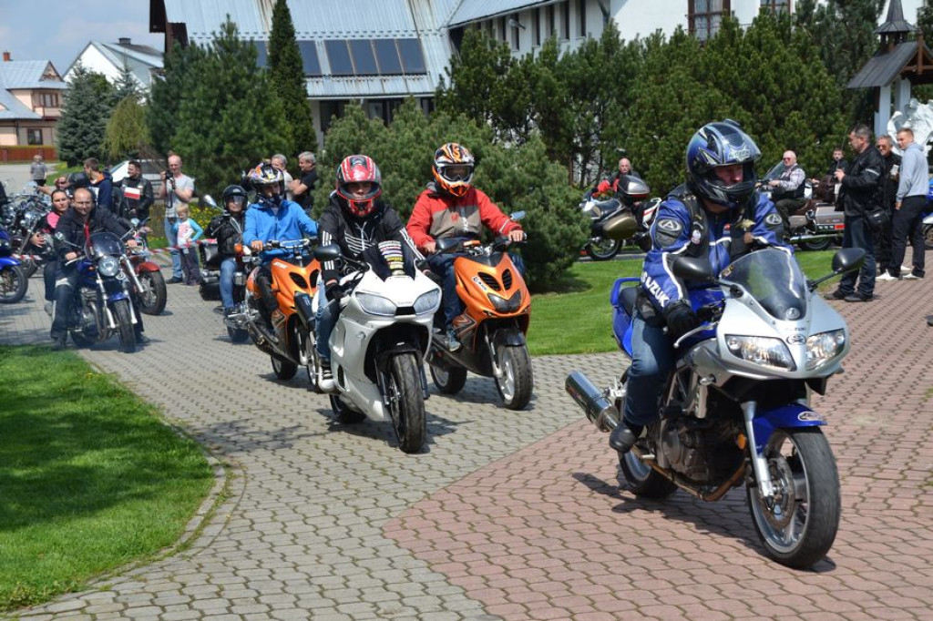 Motocykliści rozpoczynają sezon w Ludźmierzu