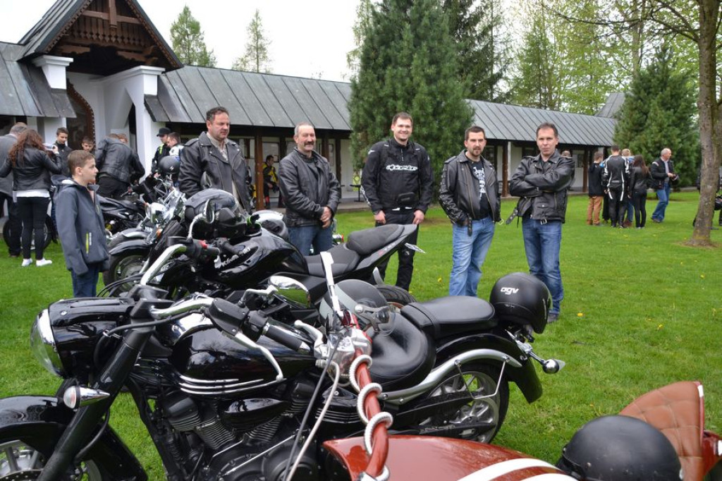 Motocykliści rozpoczynają sezon w Ludźmierzu