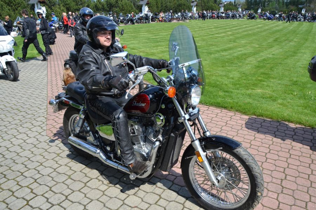 Motocykliści rozpoczynają sezon w Ludźmierzu