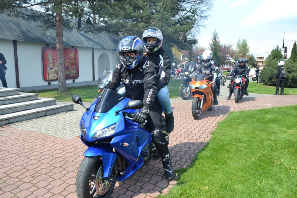 Motocykliści rozpoczynają sezon w Ludźmierzu