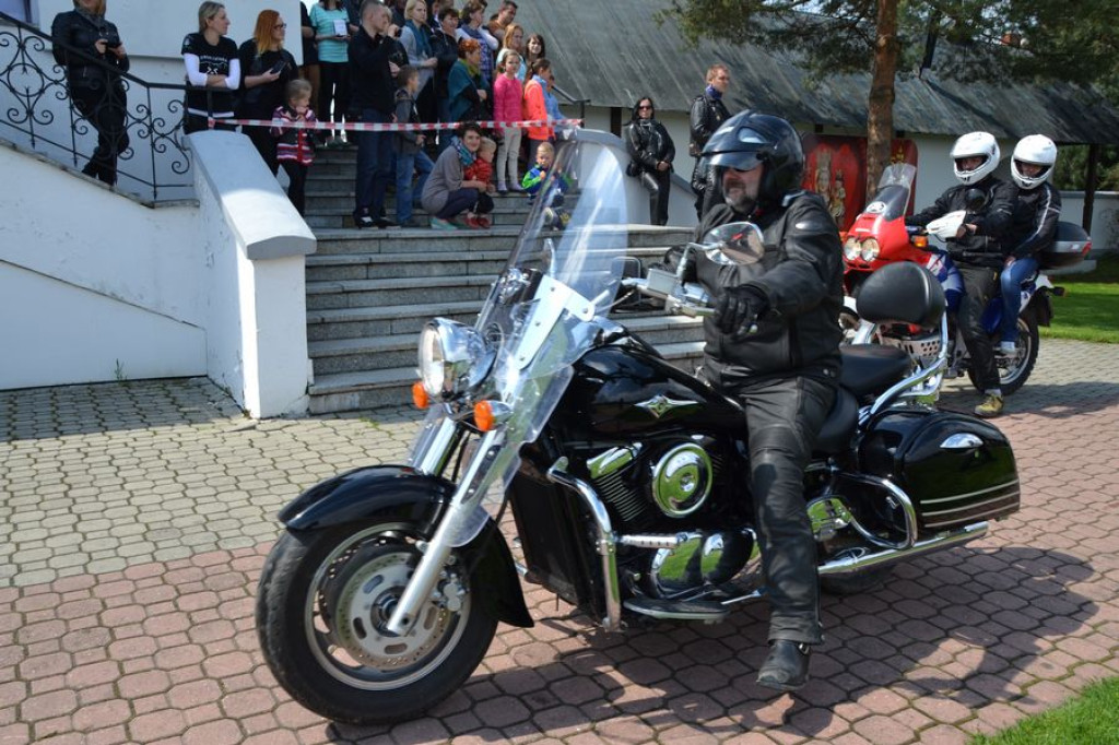 Motocykliści rozpoczynają sezon w Ludźmierzu