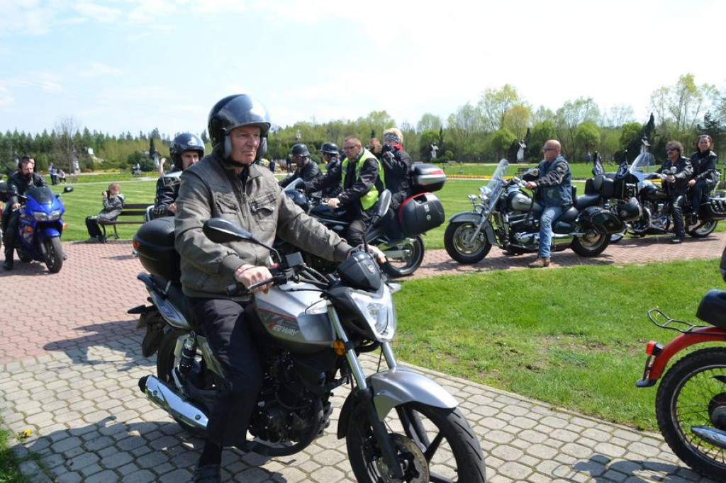 Motocykliści rozpoczynają sezon w Ludźmierzu