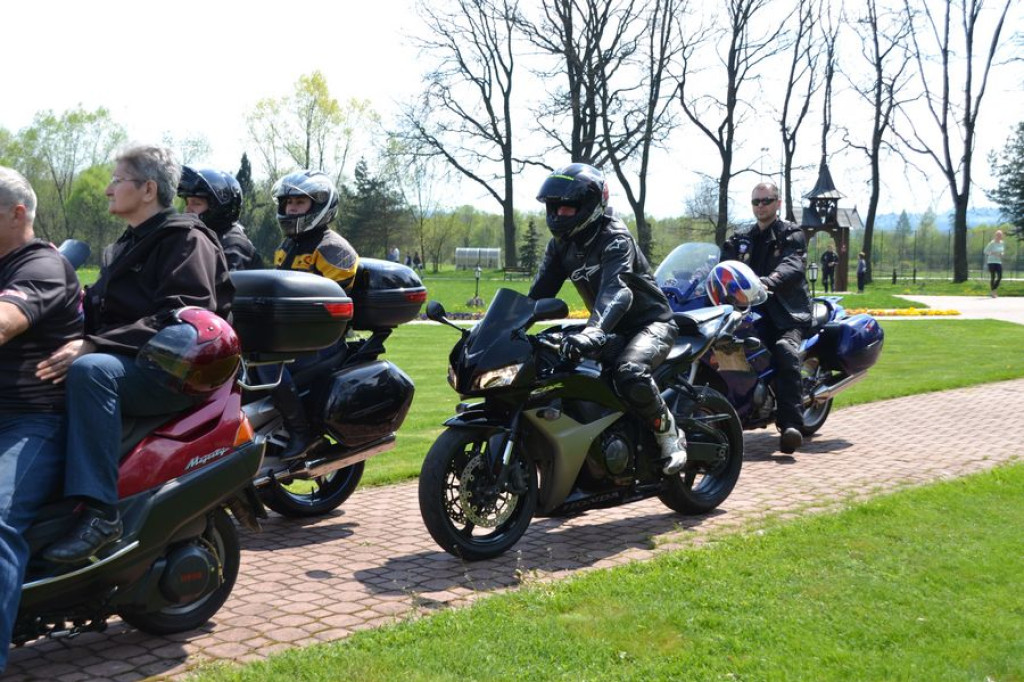 Motocykliści rozpoczynają sezon w Ludźmierzu