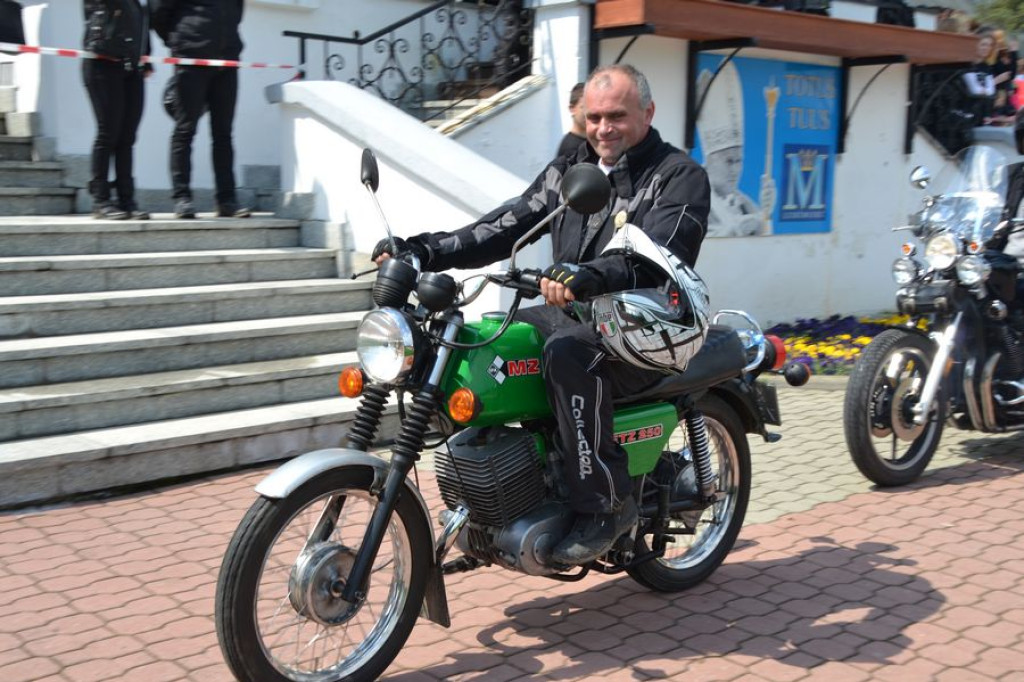 Motocykliści rozpoczynają sezon w Ludźmierzu