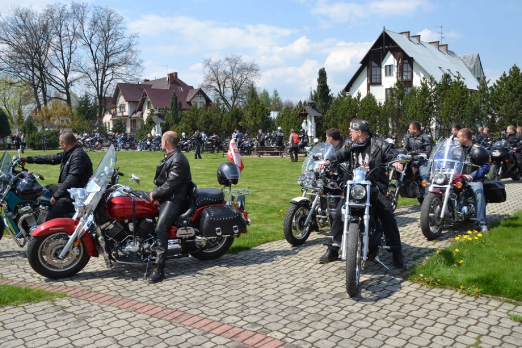 Motocykliści rozpoczynają sezon w Ludźmierzu