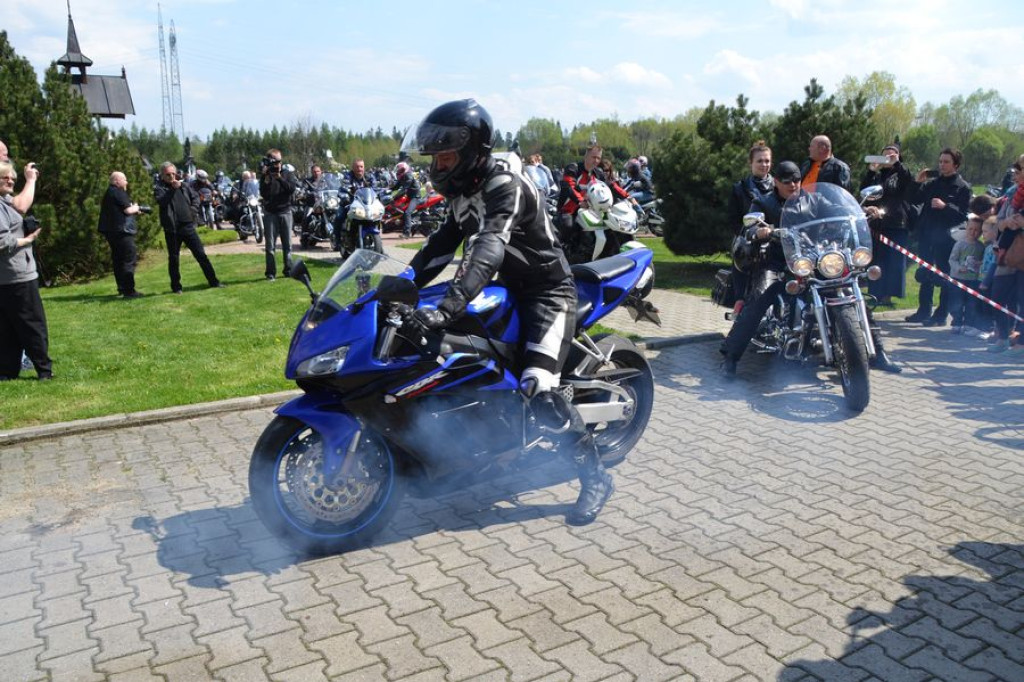 Motocykliści rozpoczynają sezon w Ludźmierzu
