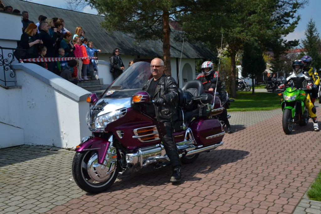 Motocykliści rozpoczynają sezon w Ludźmierzu