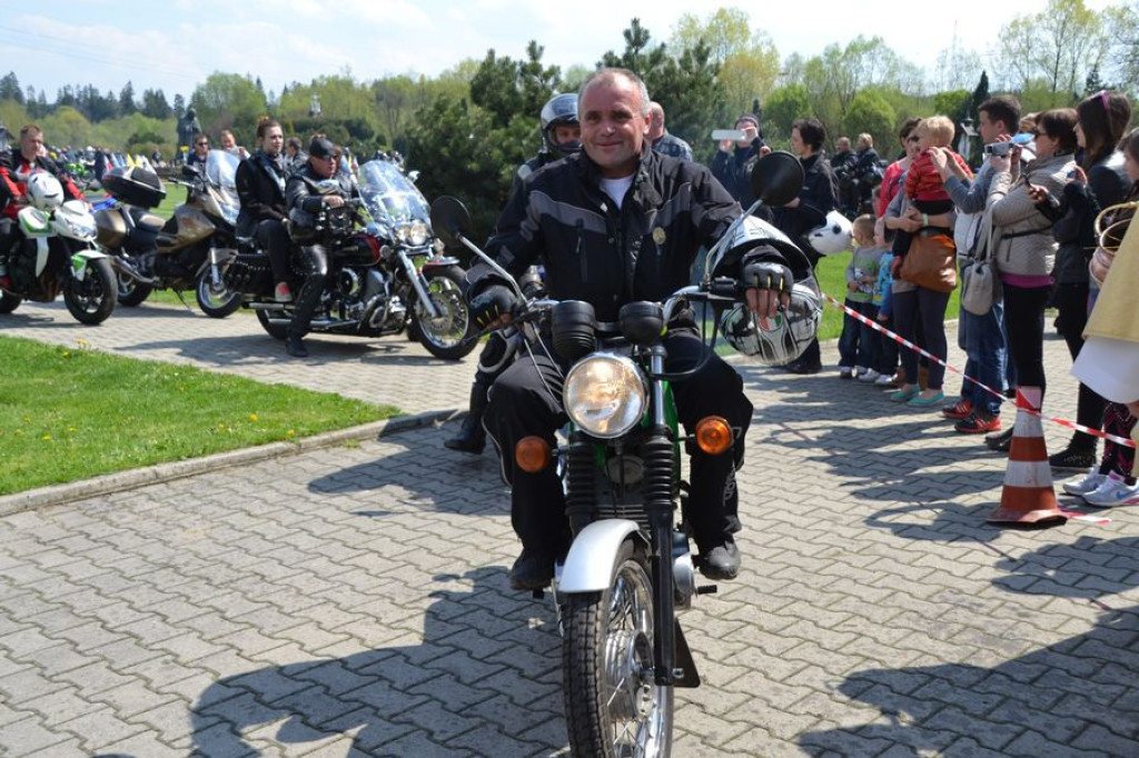 Motocykliści rozpoczynają sezon w Ludźmierzu