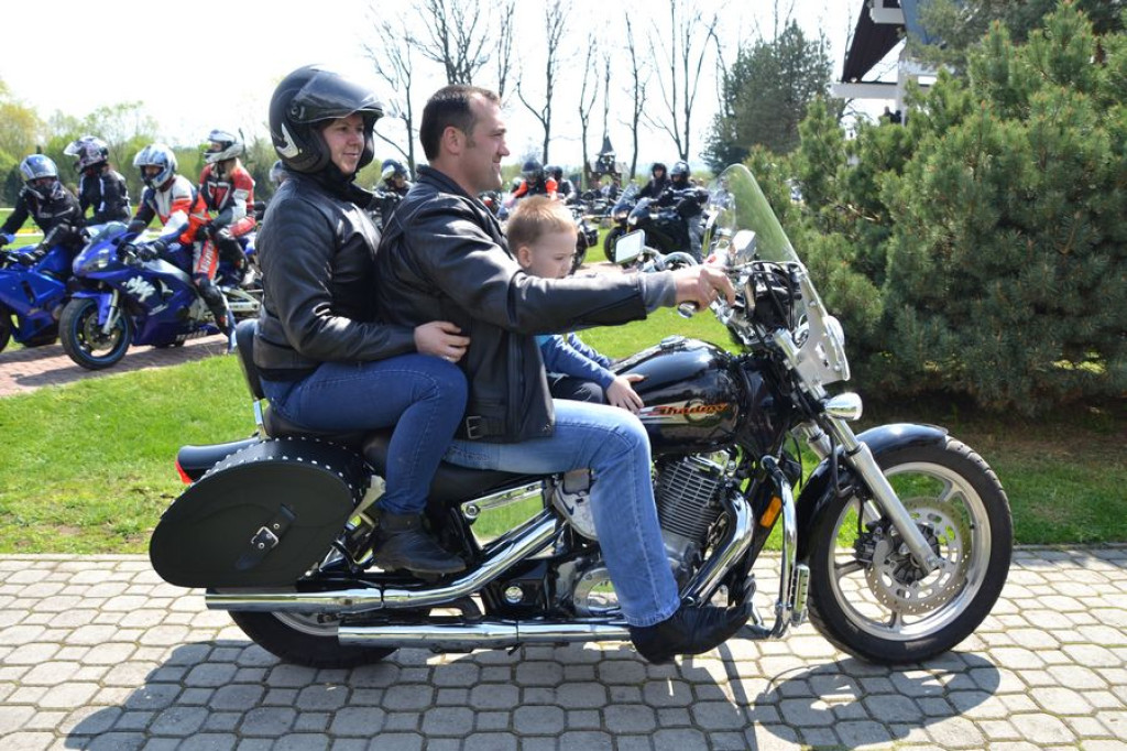Motocykliści rozpoczynają sezon w Ludźmierzu