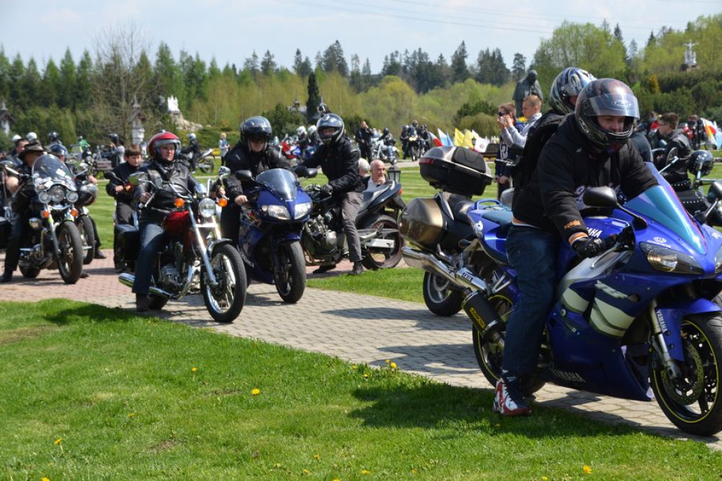 Motocykliści rozpoczynają sezon w Ludźmierzu
