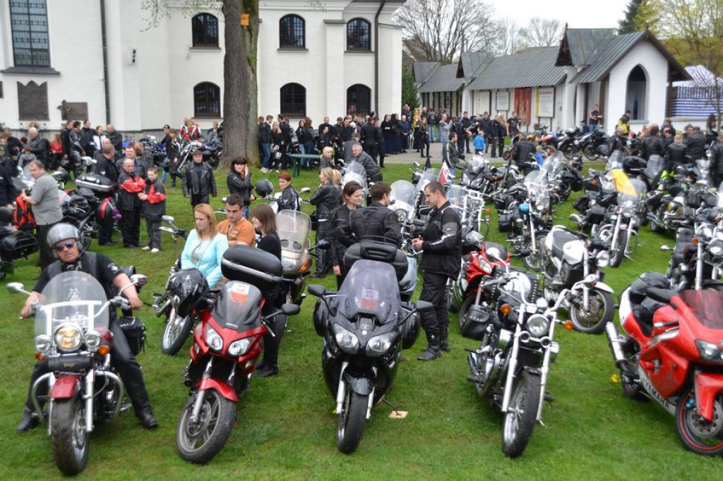 Motocykliści rozpoczynają sezon w Ludźmierzu
