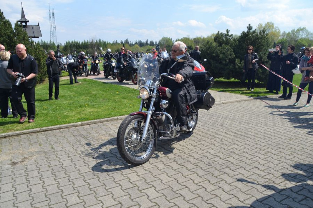 Motocykliści rozpoczynają sezon w Ludźmierzu