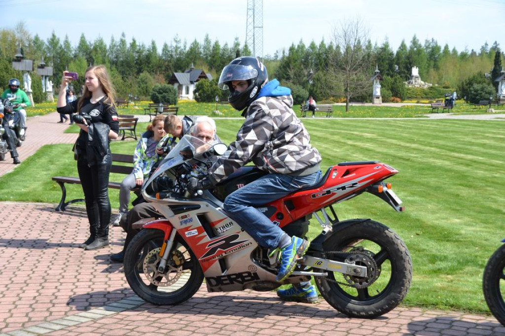 Motocykliści rozpoczynają sezon w Ludźmierzu