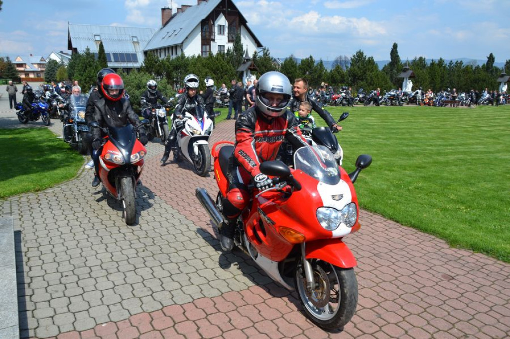 Motocykliści rozpoczynają sezon w Ludźmierzu