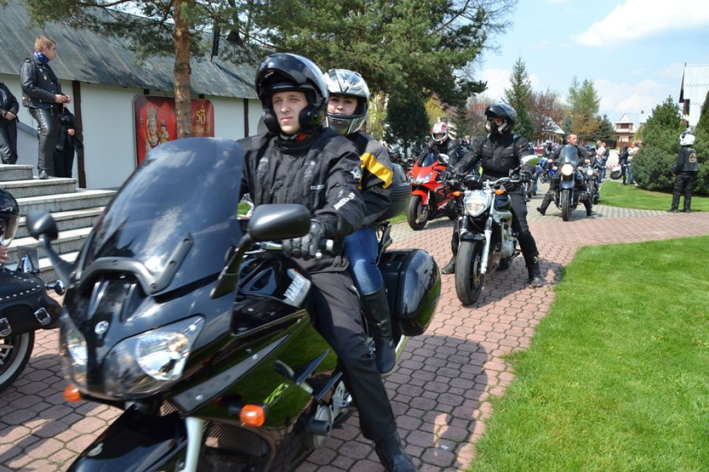 Motocykliści rozpoczynają sezon w Ludźmierzu
