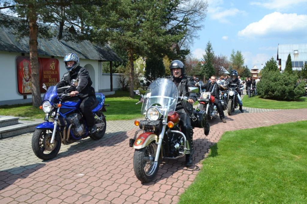 Motocykliści rozpoczynają sezon w Ludźmierzu