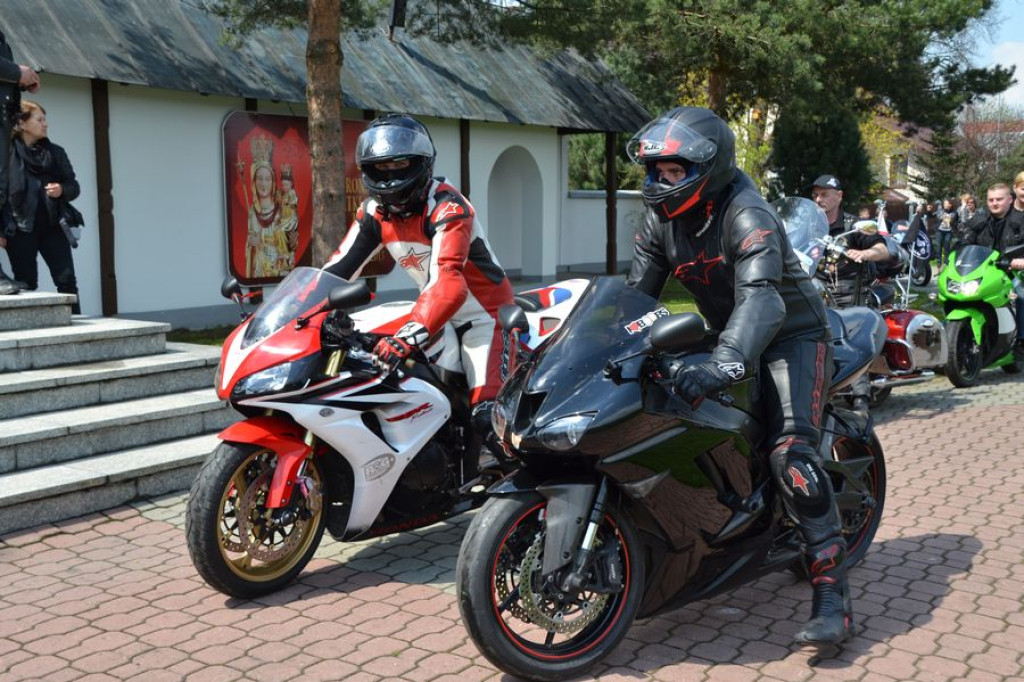 Motocykliści rozpoczynają sezon w Ludźmierzu
