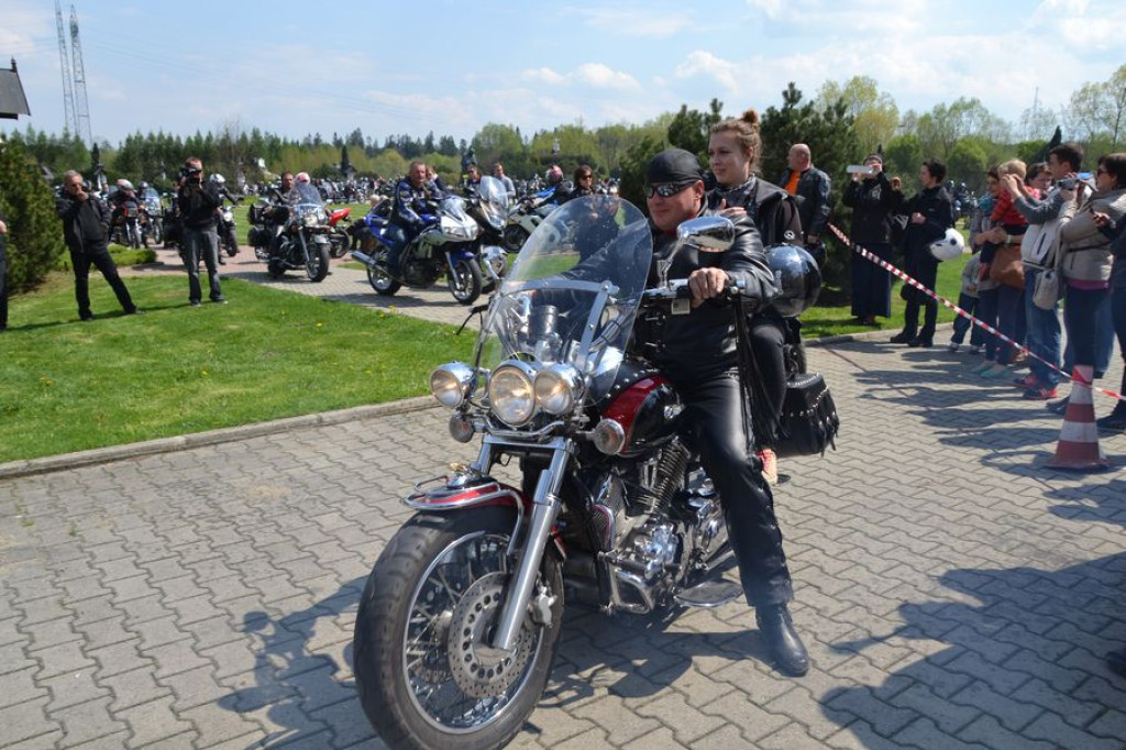 Motocykliści rozpoczynają sezon w Ludźmierzu