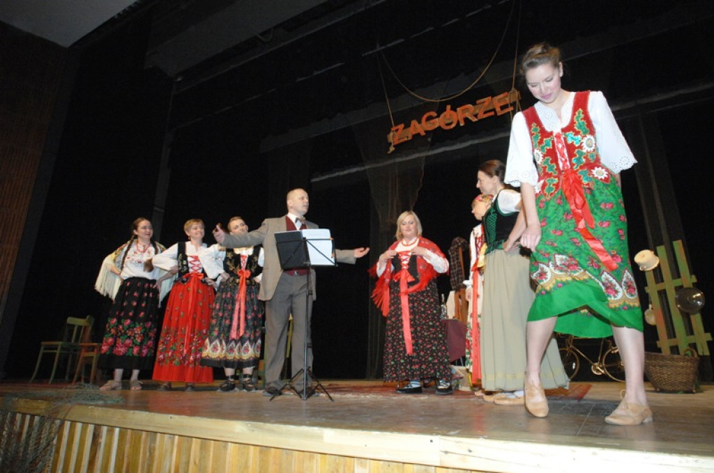 Tłumy na „Wizycie”. Sukces spektaklu w wykonaniu aktorów - amatorów