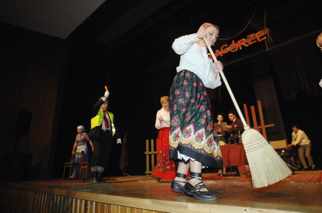 Tłumy na „Wizycie”. Sukces spektaklu w wykonaniu aktorów - amatorów