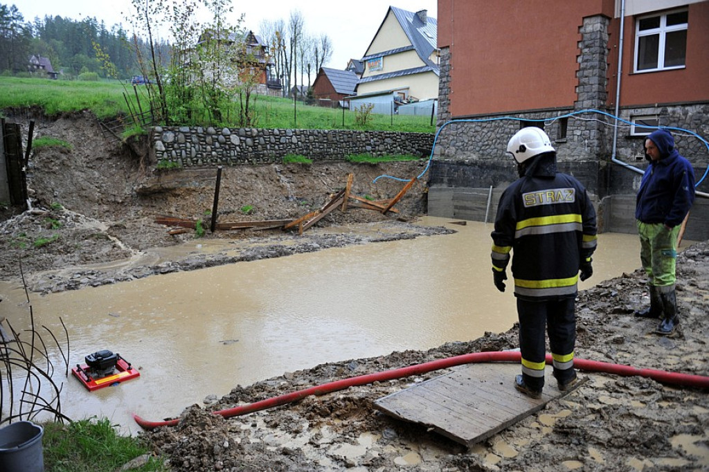 Ulewy, podtopienia i powódź: Niż przeszedł nad Podhalem