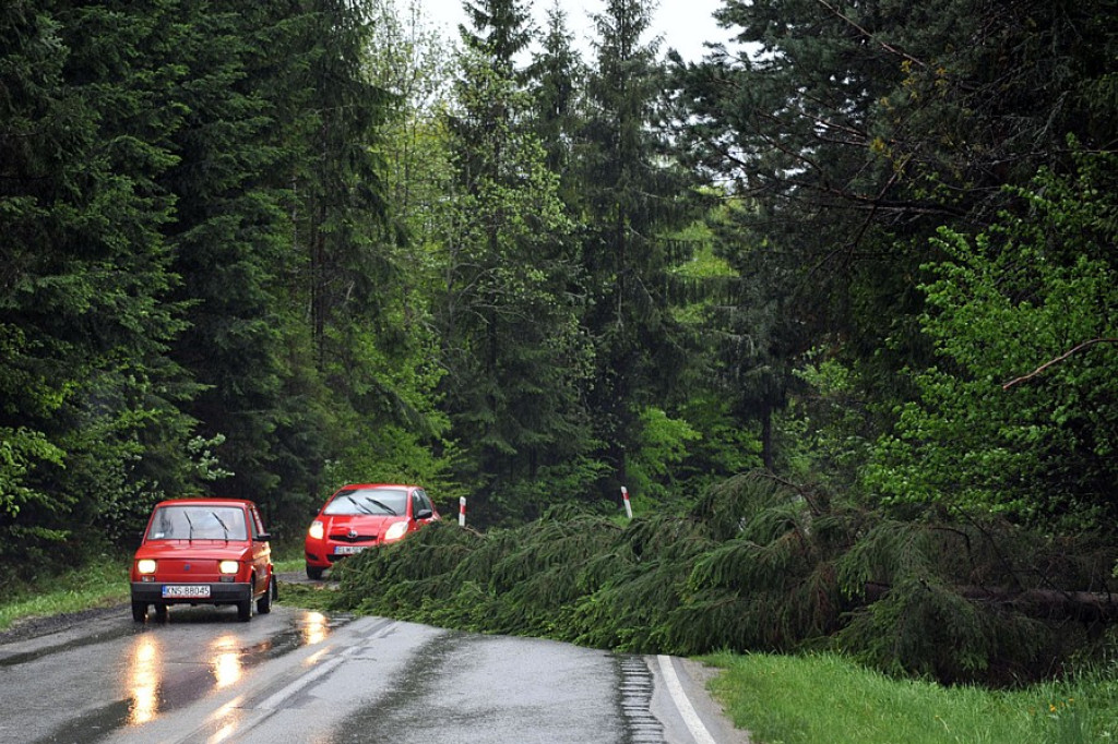 Ulewy, podtopienia i powódź: Niż przeszedł nad Podhalem