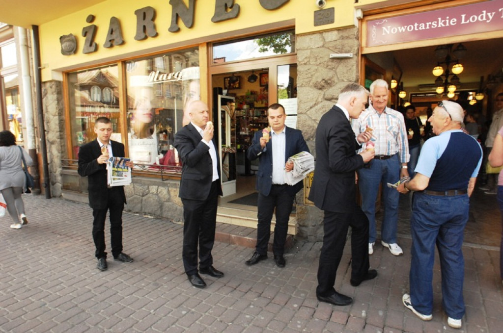 Jarosław Gowin na nowotarskim rynku