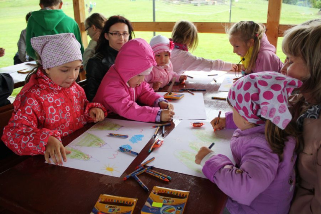 Dzień dziecka w Jaworkach: Edukacja poprzez zabawę