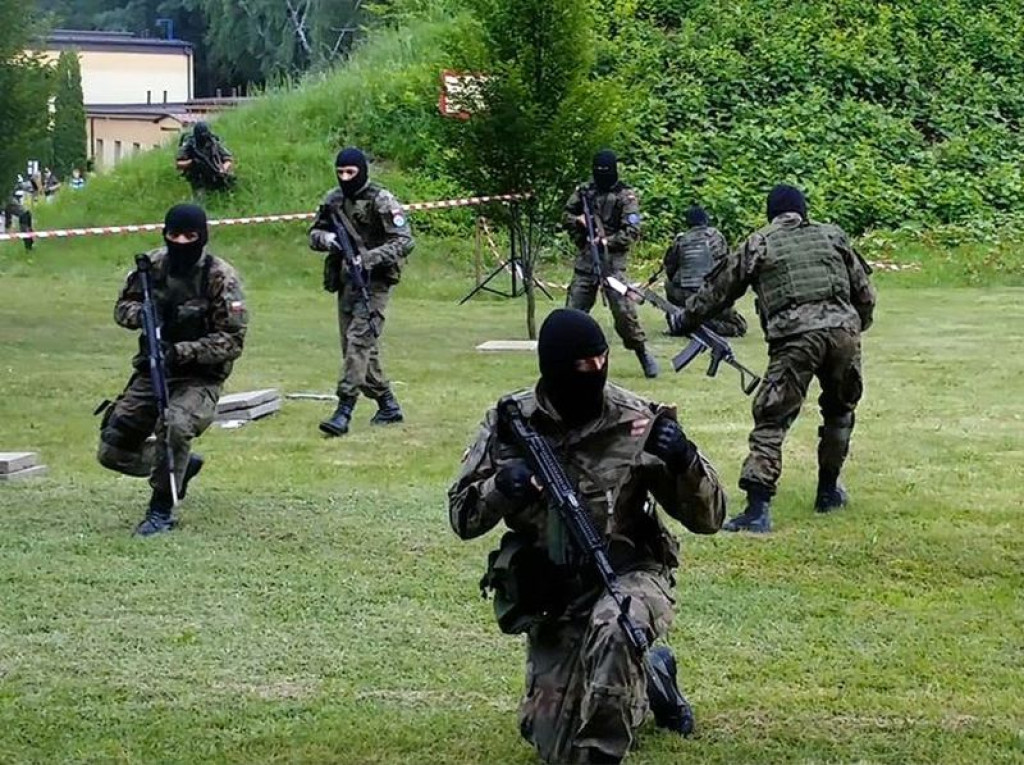 Nowotarscy kadeci w katowickiej szkole policji