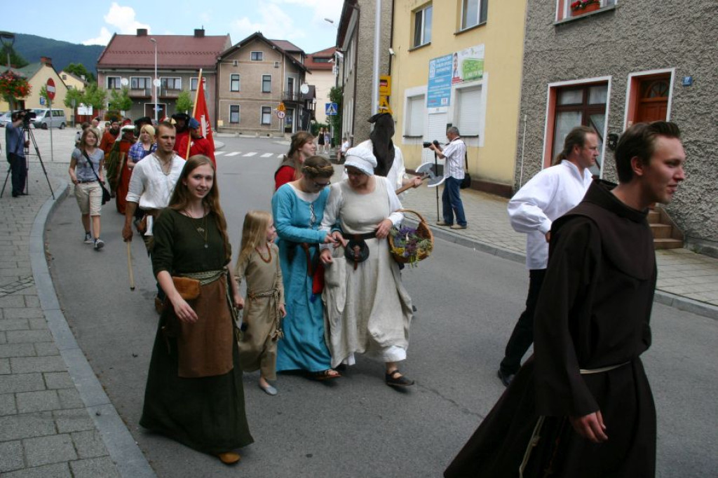 Mszana Dolna. Kasztel przez zbrojnych zaatakowany