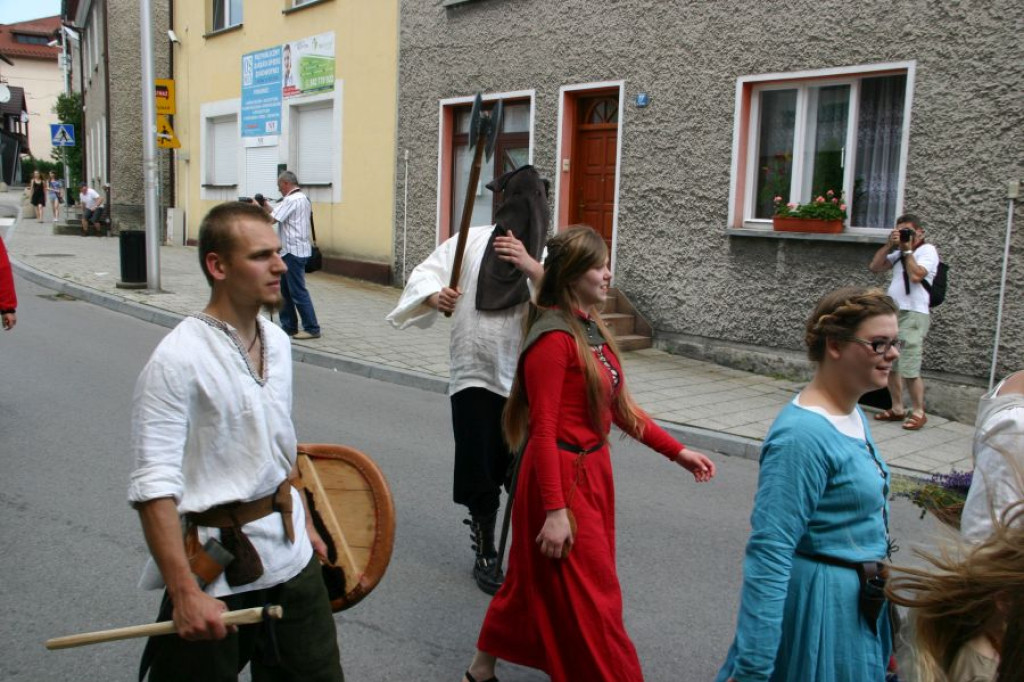 Mszana Dolna. Kasztel przez zbrojnych zaatakowany