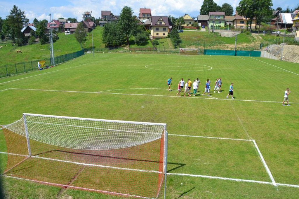 Boisko sportowe w Pyzówce zostało oficjalnie otwarte