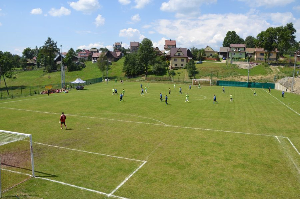 Boisko sportowe w Pyzówce zostało oficjalnie otwarte