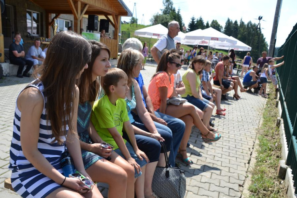 Boisko sportowe w Pyzówce zostało oficjalnie otwarte